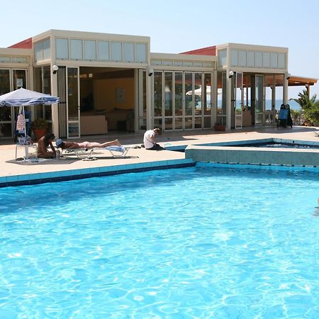 Hotel Kathrin Beach Adelianos Kampos Esterno foto