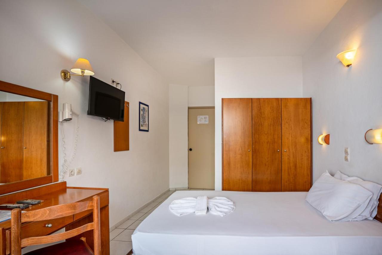 Hotel Kathrin Beach Adelianos Kampos Esterno foto