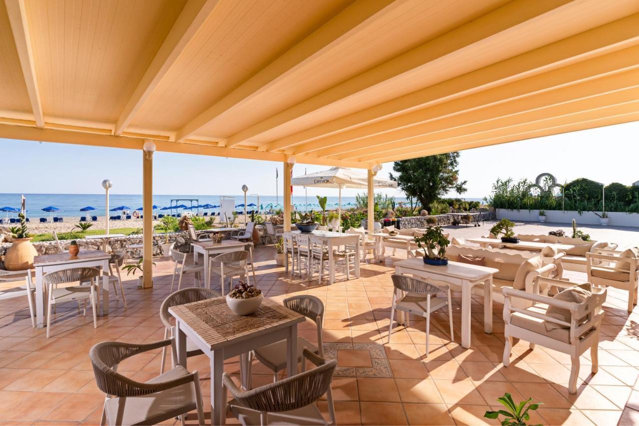 Hotel Kathrin Beach Adelianos Kampos Esterno foto