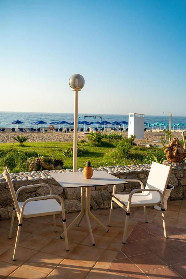Hotel Kathrin Beach Adelianos Kampos Esterno foto