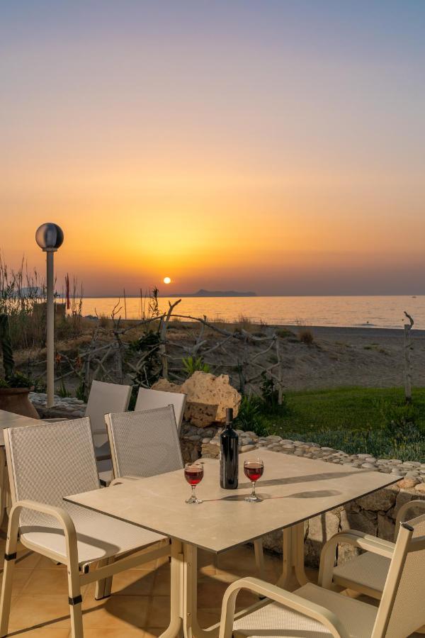 Hotel Kathrin Beach Adelianos Kampos Esterno foto