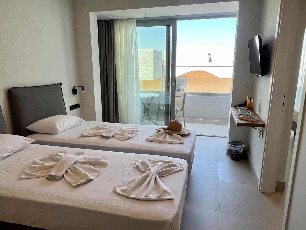 Hotel Kathrin Beach Adelianos Kampos Esterno foto